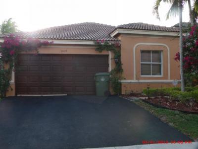 1039 Bluewood Ter, Weston, FL 33327