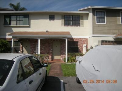 1042 Nw 107 Ave, Pembroke Pines, FL 33026