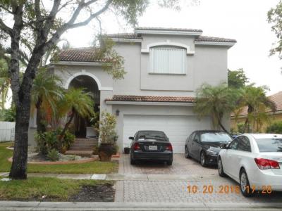 1054 Nw 184 Way, Pembroke Pines, FL 33029