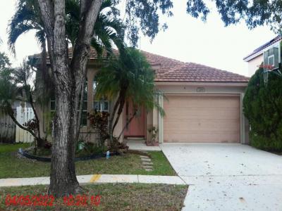 1260 Nw 144 Avenue, Pembroke Pines, FL 33028