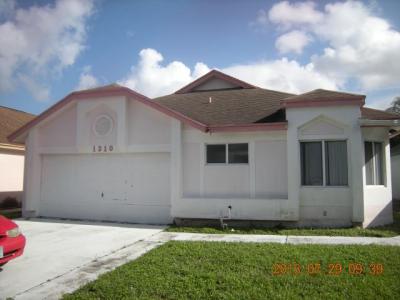 1310 E Glen Oak Rd, North Lauderdale, FL 33068