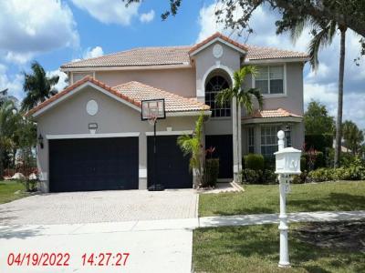 16275 Mariposa Circle N, Pembroke Pines, FL 33331