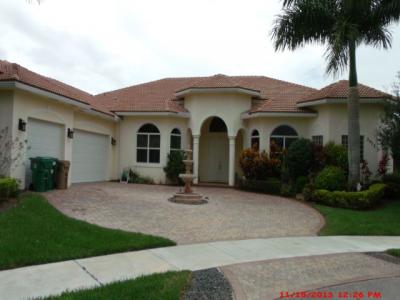 2273 Phoenix Ave, Davie, FL 33324