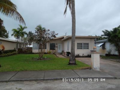 2714 Plunkett St, Hollywood, FL 33020