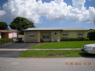 2920 Nw 44 Ave, Lauderdale Lakes, FL 33313