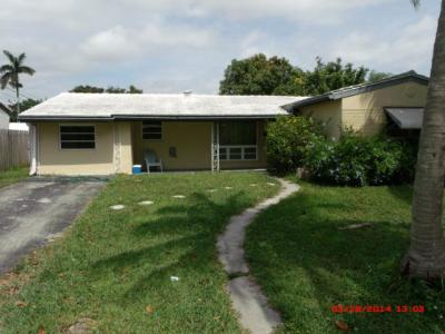 3043 Hayes St, Hollywood, FL 33021