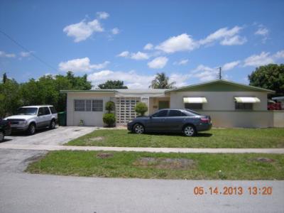 4211 Nw 23 St, Lauderhill, FL 33313