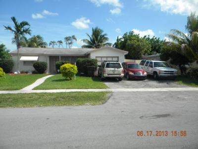 4640 Nw 42 St, Lauderdale Lakes, FL 33319