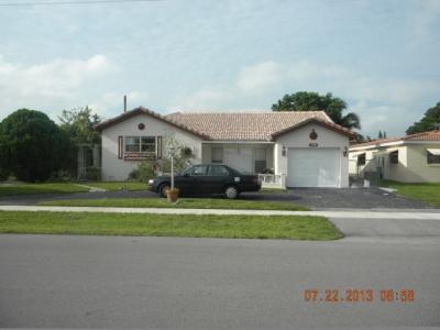 4690 Nw 39 St, Lauderdale Lakes, FL 33319