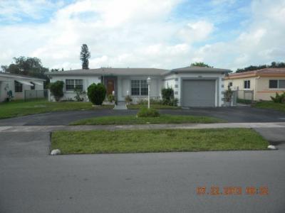 4916 Nw 39 St, Lauderdale Lakes, FL 33319