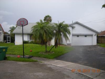 4920 Nw 86 Ave, Lauderhill, FL 33351