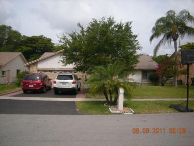 5351 Nw 87 Ave, Lauderhill, FL 33351