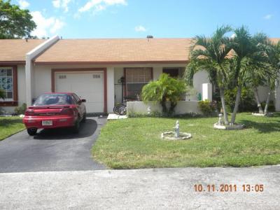 5570 Lakewood Cir S B, Margate, FL 33063