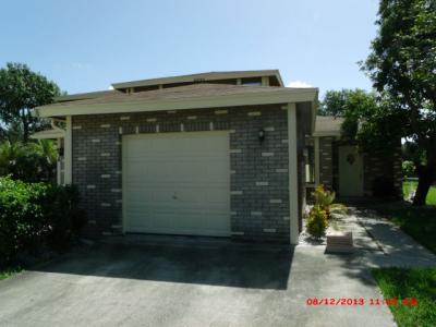 6096 Pine Tree Ln, Tamarac, FL 33319