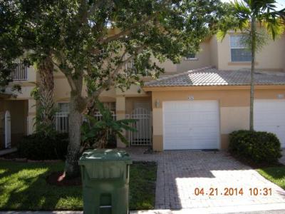 647 Nw 170 Ter, Pembroke Pines, FL 33028