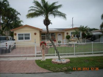 6511 Park St, Hollywood, FL 33024