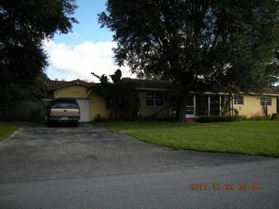 6819 Sw 15 St, Pembroke Pines, FL 33023