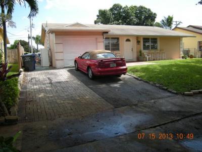 7411 Douglas St, Hollywood, FL 33024