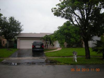 7741 Nw 47 Ct, Lauderhill, FL 33351