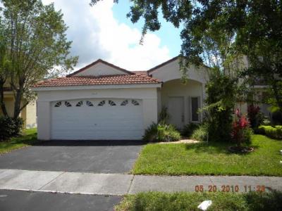 802 San Remo Dr, Weston, FL 33326