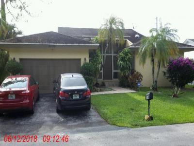 8088 Buttonwood Cir, Tamarac, FL 33321