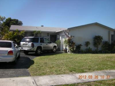 8240 Sw 9 St, North Lauderdale, FL 33068