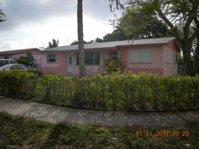 830 Sw 14 Ct, Deerfield Beach, FL 33441