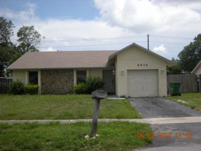 8540 Nw 45 St, Lauderhill, FL 33351