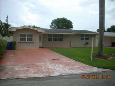 8561 Nw 15 St, Pembroke Pines, FL 33024