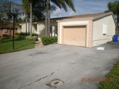 8671 Nw 3 St, Pembroke Pines, FL 33024