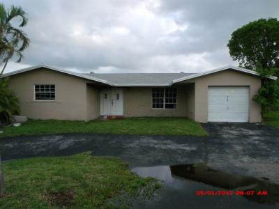 8705 Nw 57 Dr, Tamarac, FL 33321