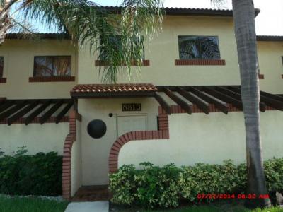 8813 Nw 48 St, Sunrise, FL 33351