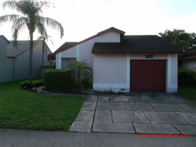 941 Sw 108 Ave, Pembroke Pines, FL 33025