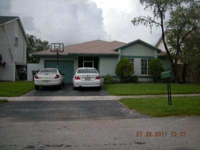 9620 Sw 9 Ct, Pembroke Pines, FL 33025