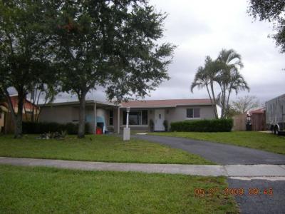 964 W River Dr, Margate, FL 33063