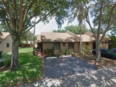 9691 Nw 16 Ct, Pembroke Pines, FL 33024