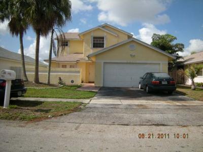 9960 Sw 9 Ct, Pembroke Pines, FL 33025